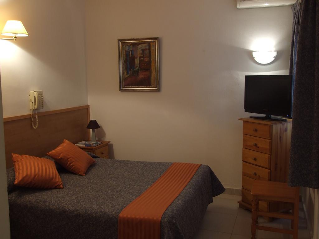 Hotel Montserrat Sitges Exterior photo