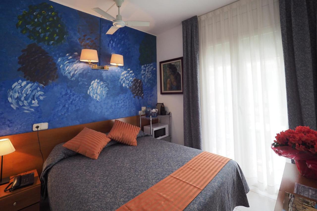 Hotel Montserrat Sitges Exterior photo