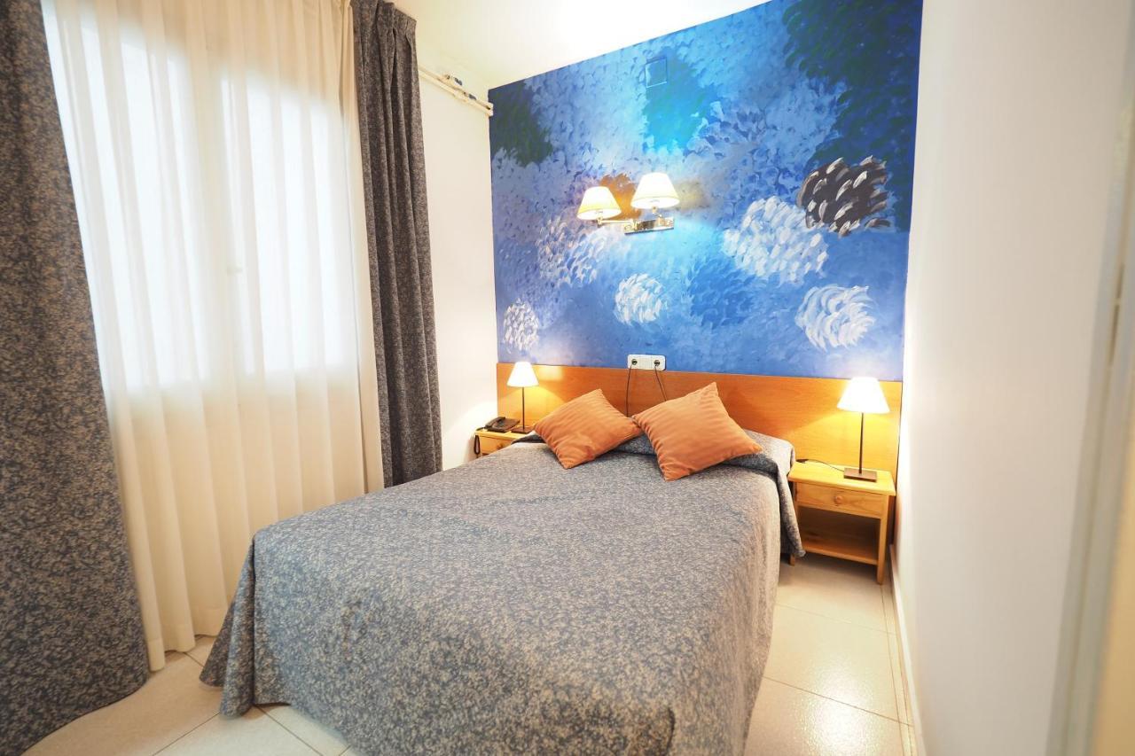 Hotel Montserrat Sitges Exterior photo