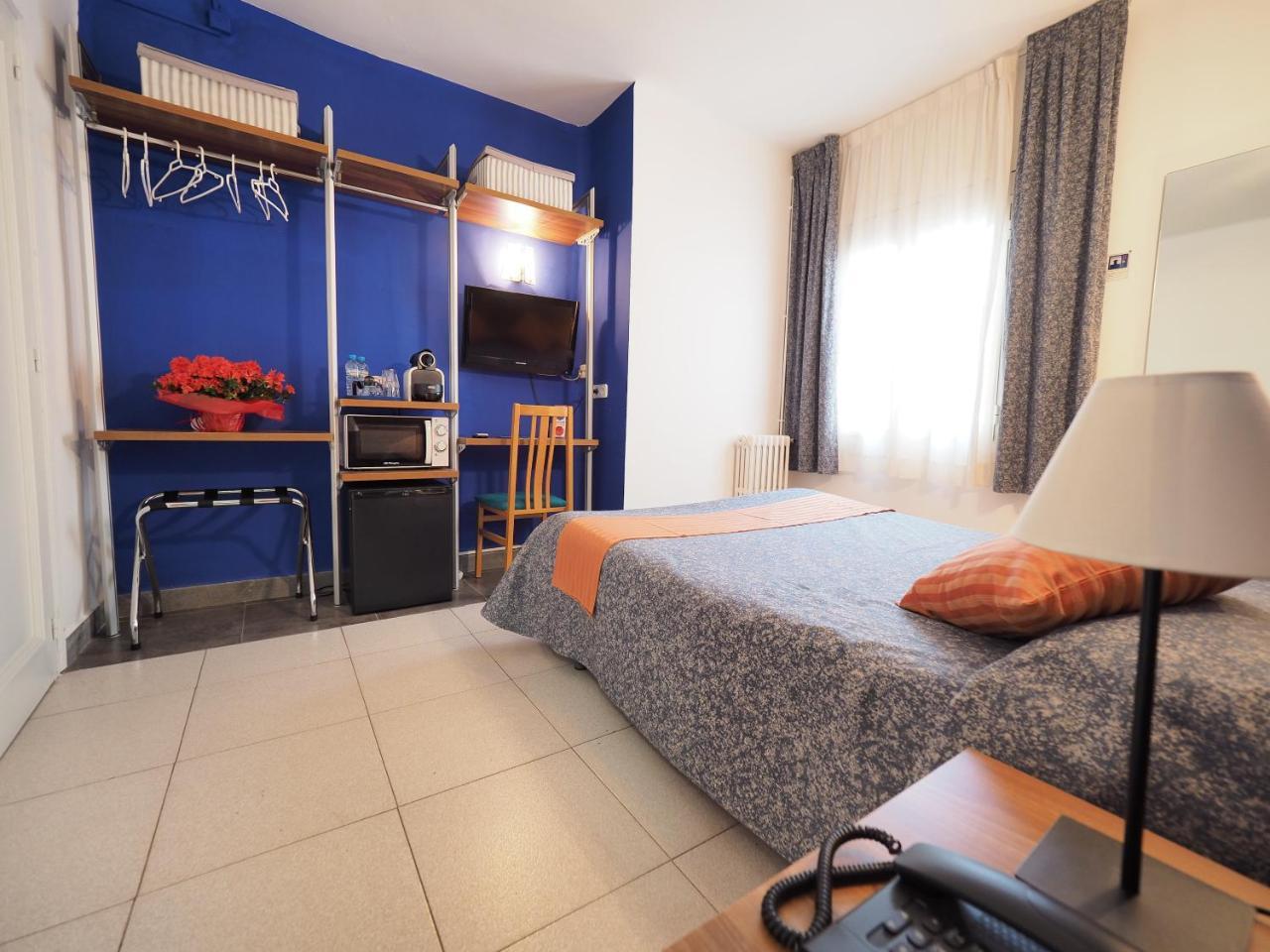 Hotel Montserrat Sitges Exterior photo