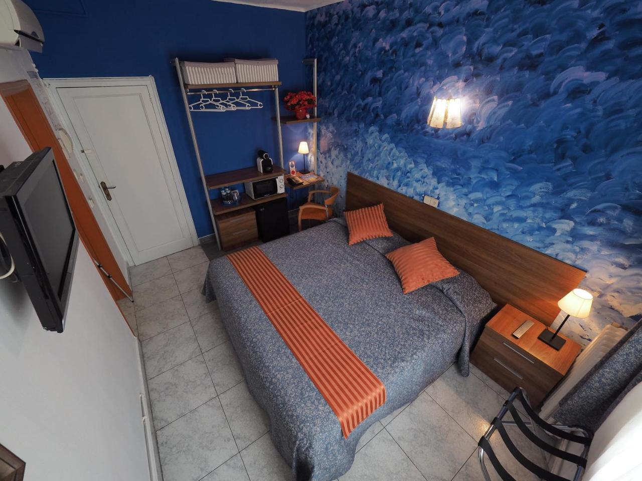 Hotel Montserrat Sitges Exterior photo