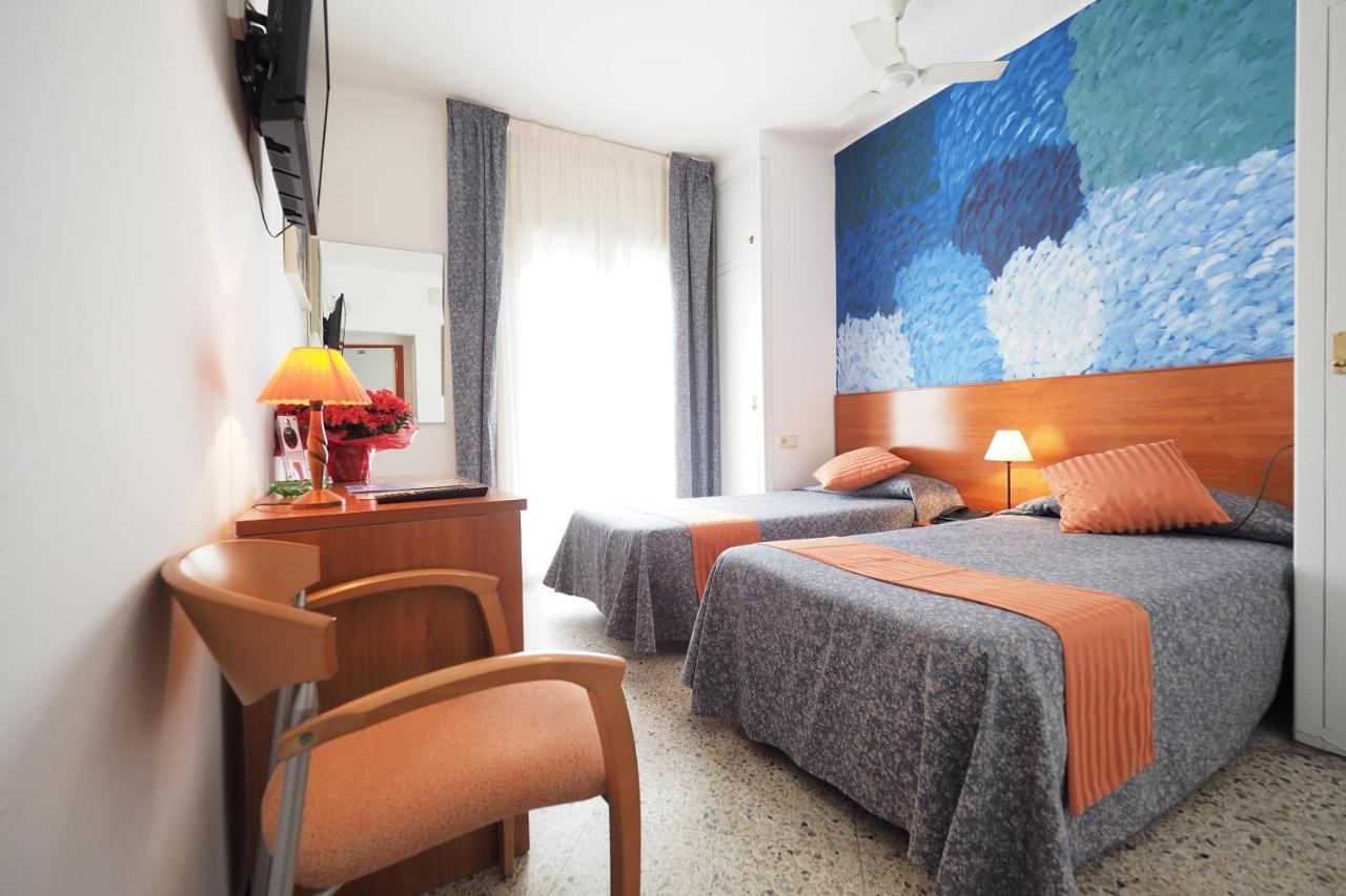 Hotel Montserrat Sitges Exterior photo