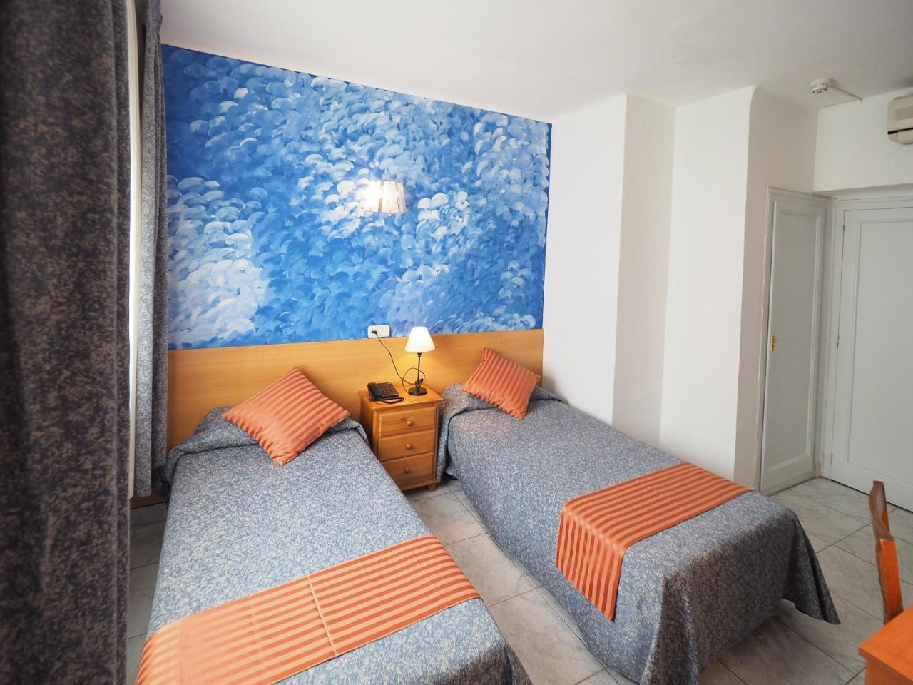 Hotel Montserrat Sitges Exterior photo